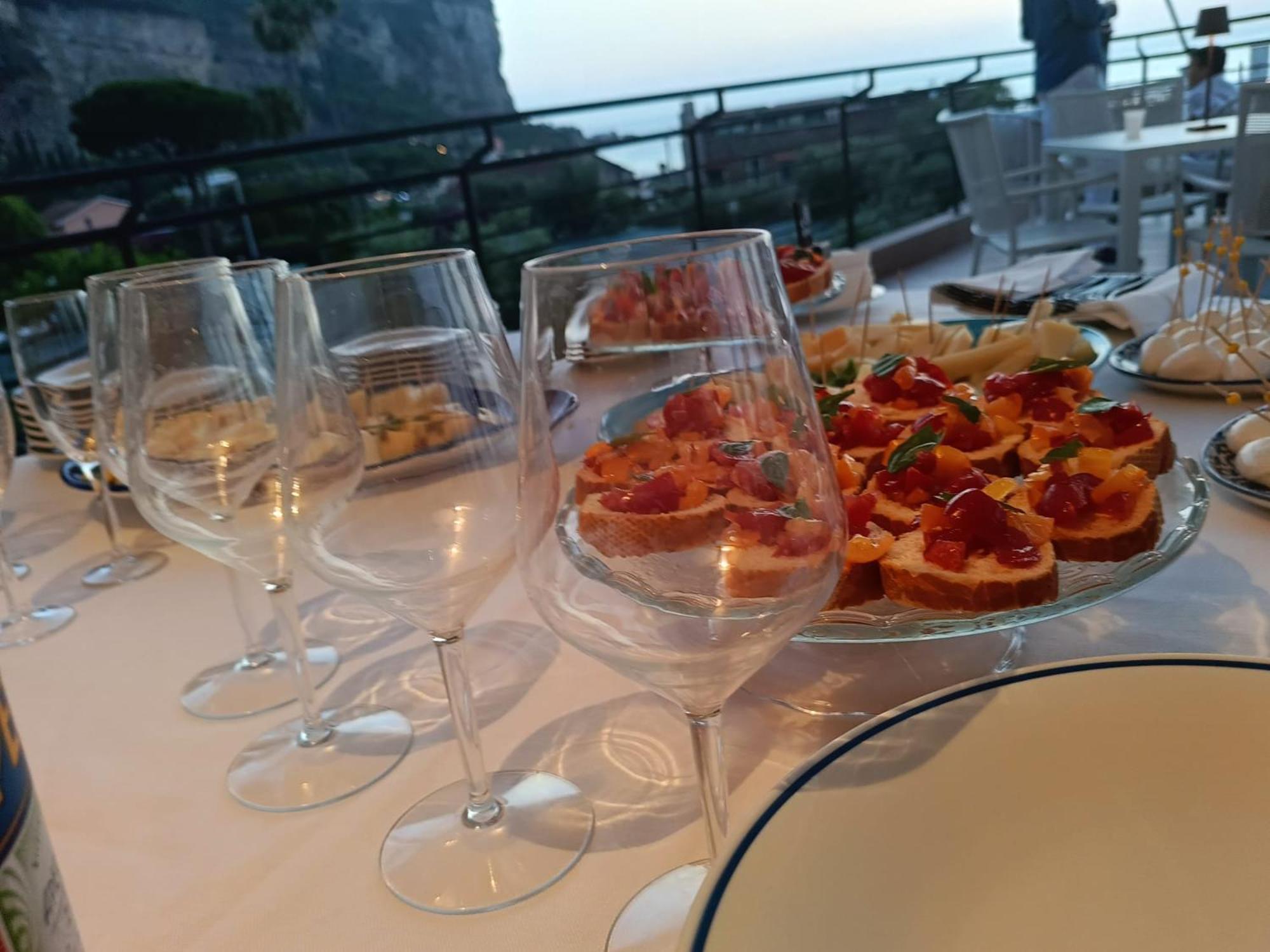 Eden Bleu Hotel Vico Equense Eksteriør billede